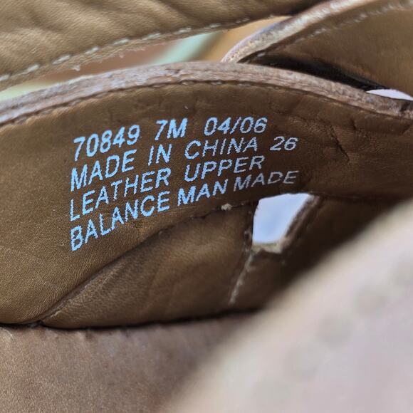 Clarks Shoes Women's 7 M Light Brown Leather Slip On Casual Comfort Mules Clogs - Picture 7 of 7